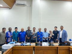 Foto bersama Komisi II DPRD Kab. Alor Kamis 13 02 2025 (Ruang Kerja)